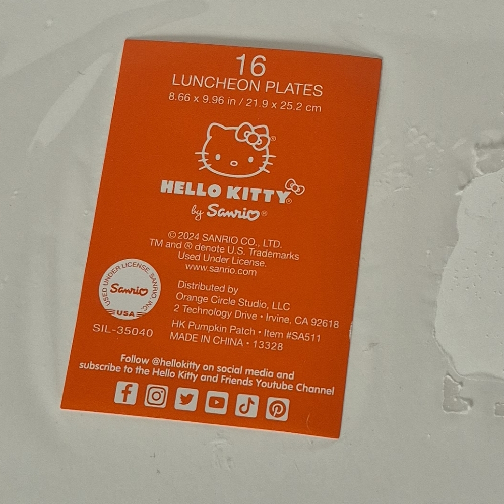 Hello Kitty Paper Luncheon Plates with Pumpkins! New! - Picture 2 of 4